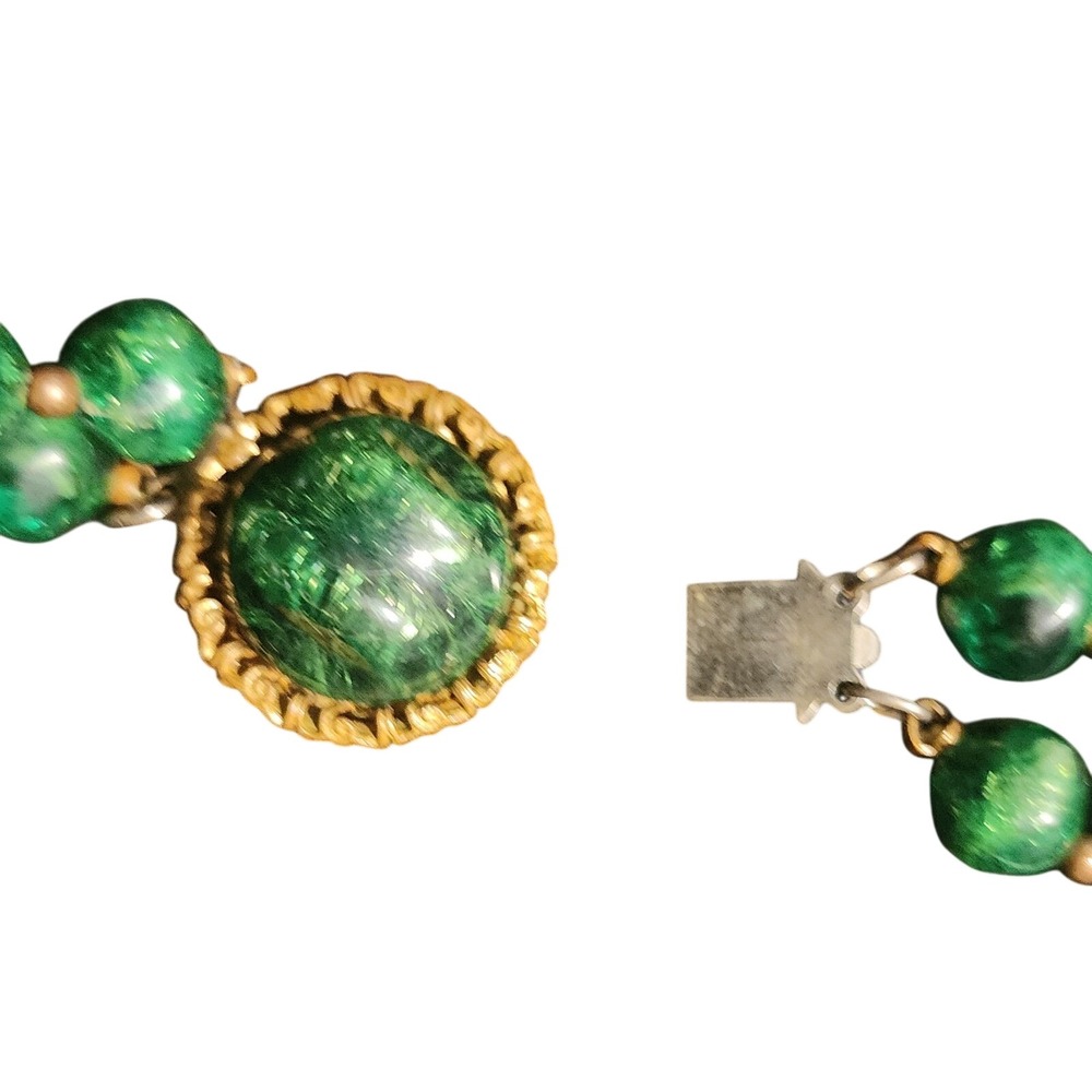 VTG Double Strand Green Beaded Necklace Emerald Olive Gold Tone Box Clasp - Picture 5 of 8